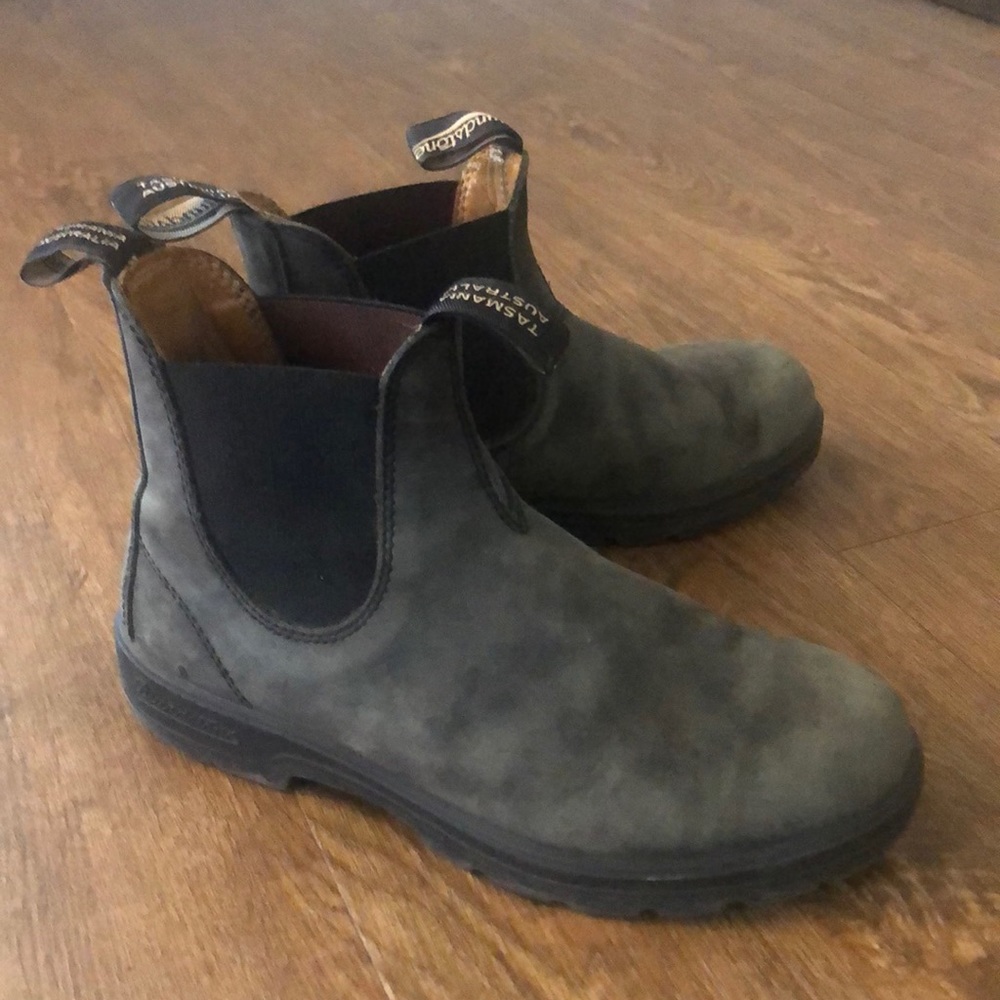 Blundstone Boots (Rustic Black)